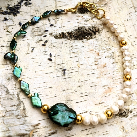 Natural  Green Pearls With Coin Center & White Pearls In Assymetrical Necklace - Picture 9 of 9